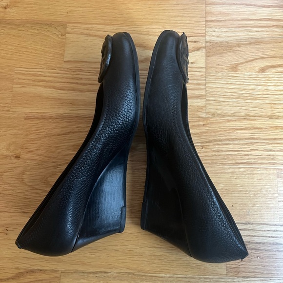 Tory Burch Sally Tumbled Leather Wedge - Picture 3 of 5